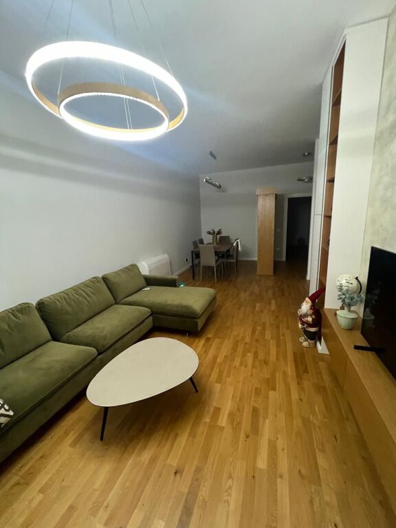 Vilë me qera - 📍Yzberisht, pranë rrethrrotullimit