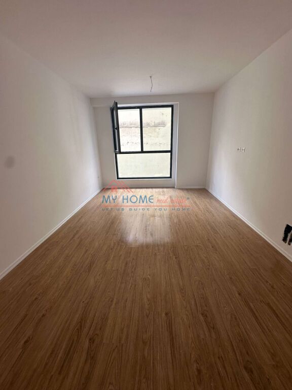 Zyre me qera ne Rrugen Jordan Misja ne Tirane