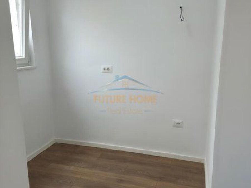 Shitet, Apartament 1+1, Tregu i ri elektrik, Tiranë.