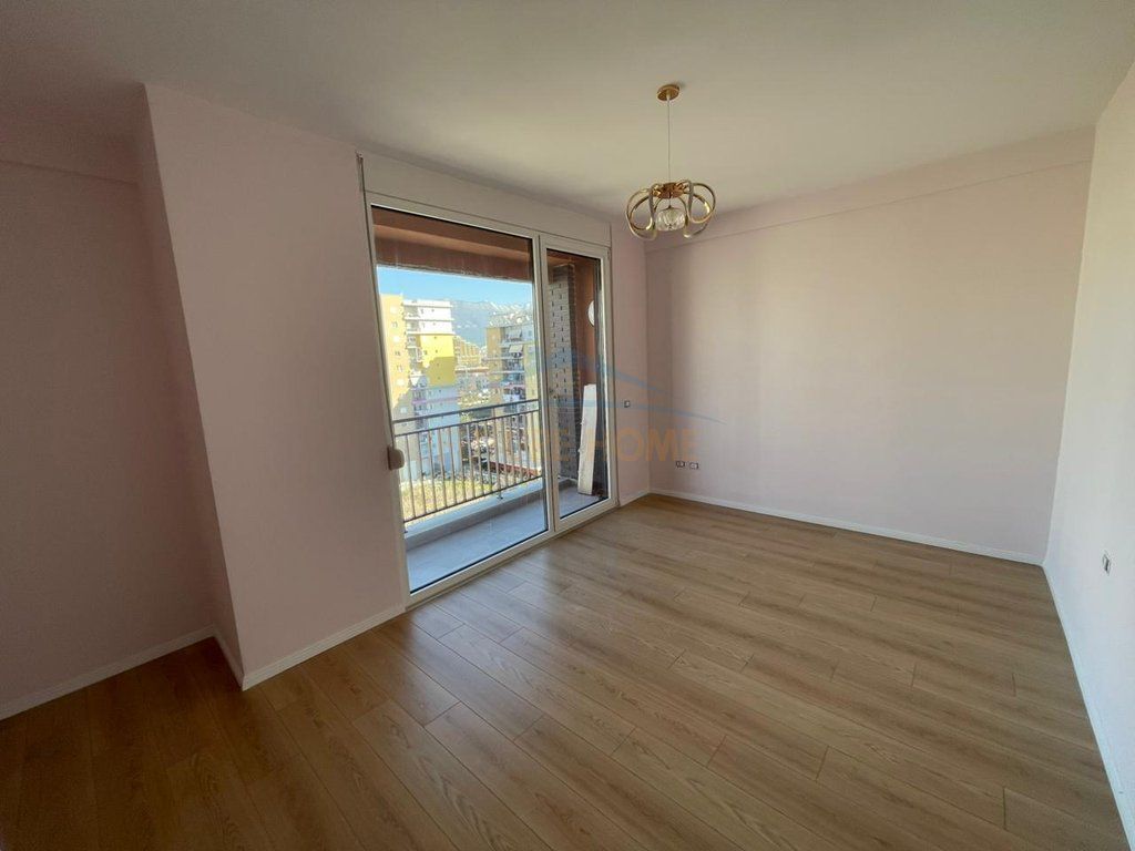 JEPET PER QERA,APARTAMENT 2+1+2,FUSHA E AVIACIONIT
