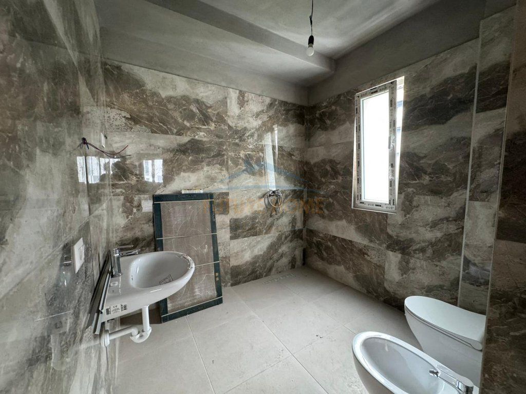 SHES,APARTAMENT 2+1+2+POST PARKIMI,RIVER RESIDENCE,UNAZA E RE