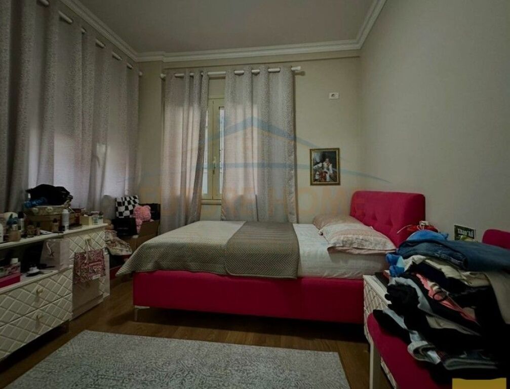Shitet, Apartament 3+1+2, Liqeni i Thatë, Tiranë.