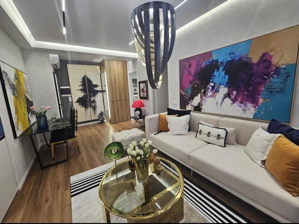 Luxury apartment for rent at 21 Dhjetori