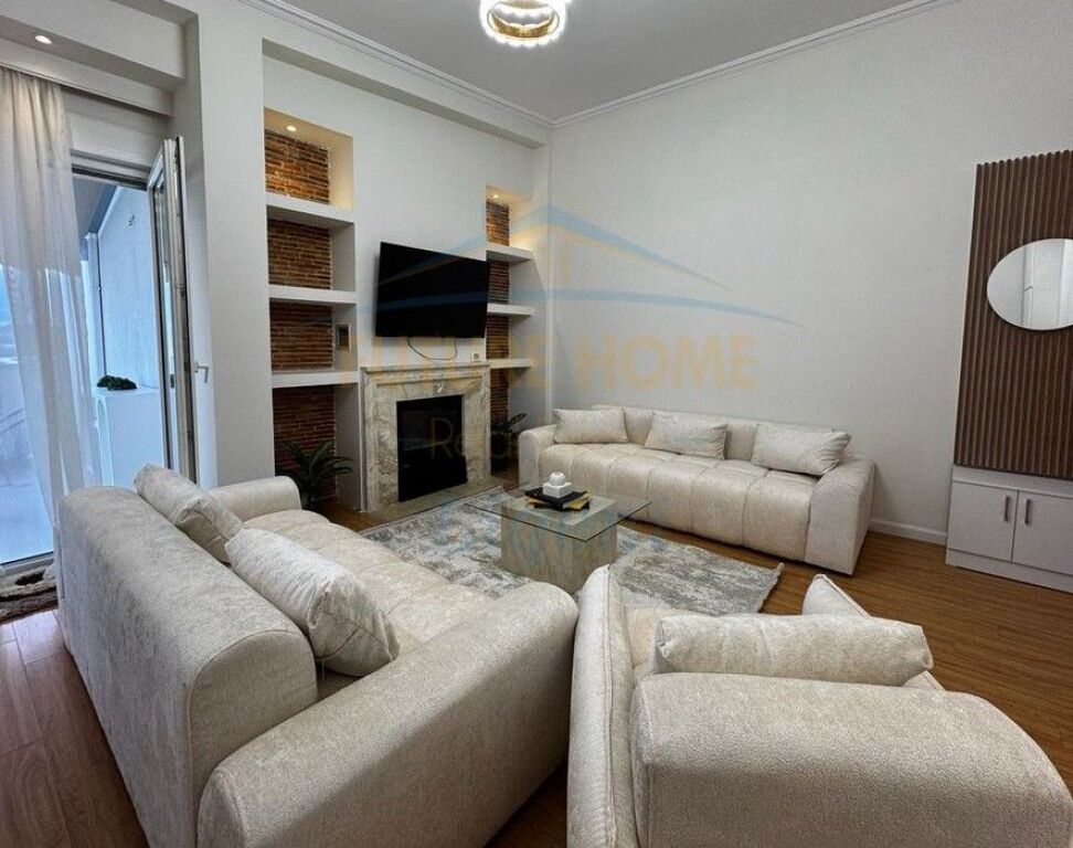 Shitet, Apartament 2+1+2, Liqeni i Thatë, Tiranë.