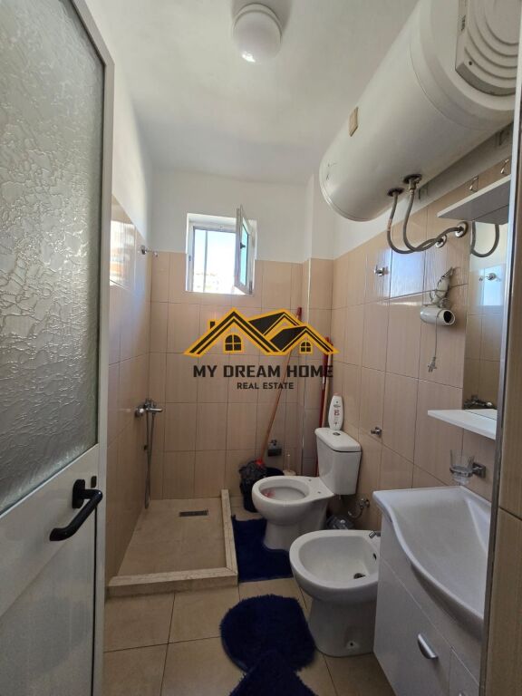 SHITET APARTAMENT 2+1 , PRANE MARKATES DURRES !