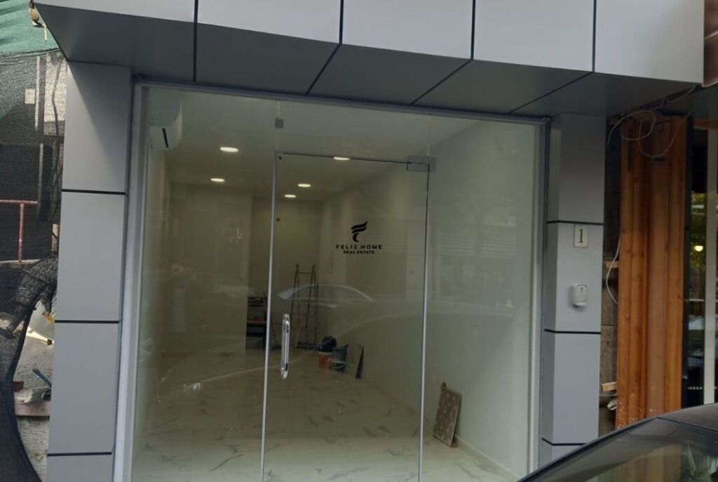 SHOP FOR RENT 38M2 PARIS COMMUNE 400 EURO