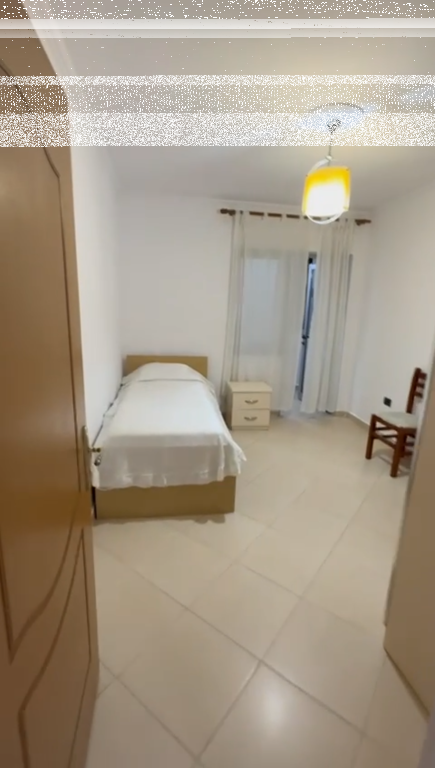 Apartament 2+1, Xhamllik!