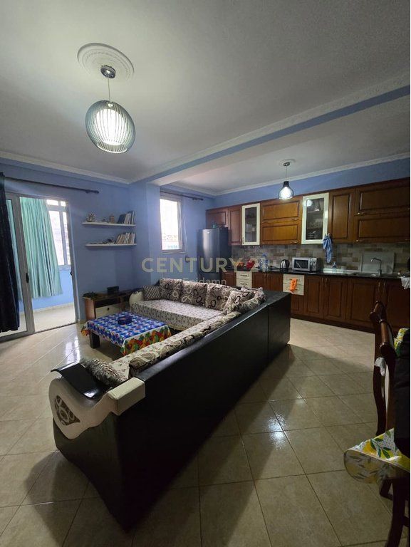 Apartament 1+1 në Plazh Hekurudha, vetëm 200 m nga Deti