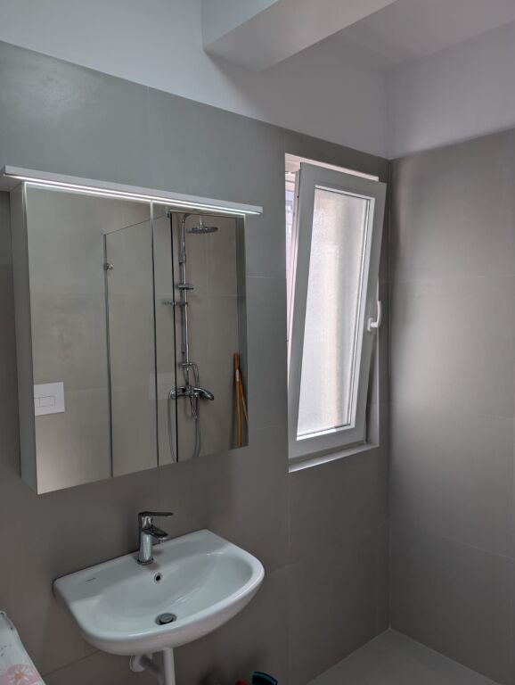 Apartament 2+1+ Parking per qira tek River Residence ne Astir.