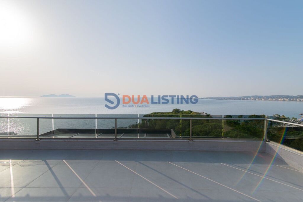 Shesim Penthouse Ikonik me Verandë Panoramike , Vlore Jetë Luksi mbi Detin Jon, Vlorë