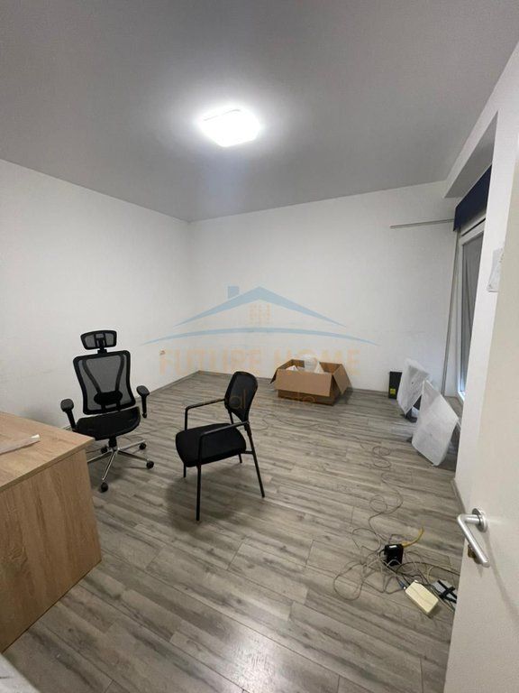 Affitto, Locale commerciale Via Panorama, Quartum Residence