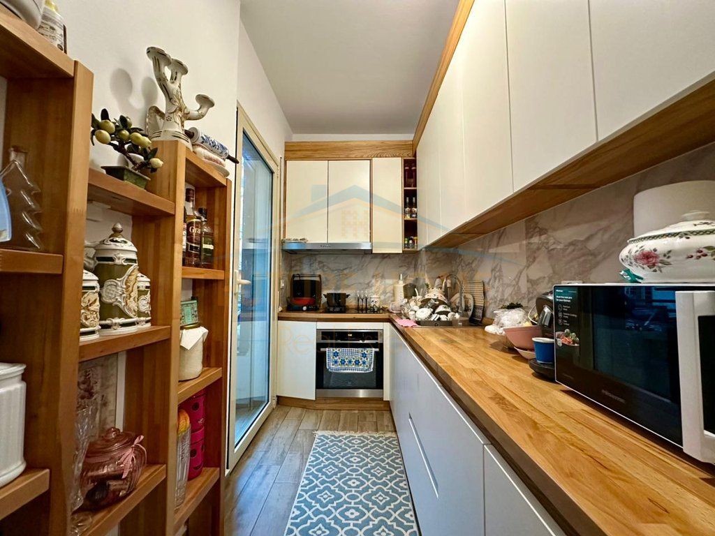 For sale, Apartment 3+1+2, Dry Lake, Tirana.