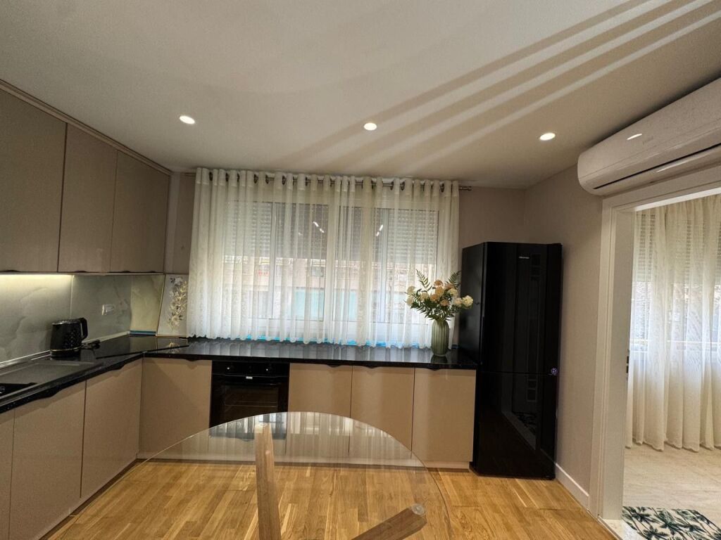 1+1,i mobiluar per here te pare,kopshti botanik te piceri pavaroti,900 mije leke