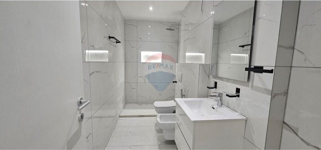 Apartment 2+1 for sale in Laprak!