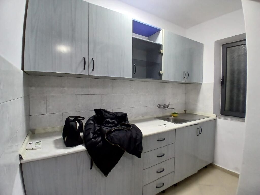 Jepet Me Qera Apartament 1+1+1 Ballkon