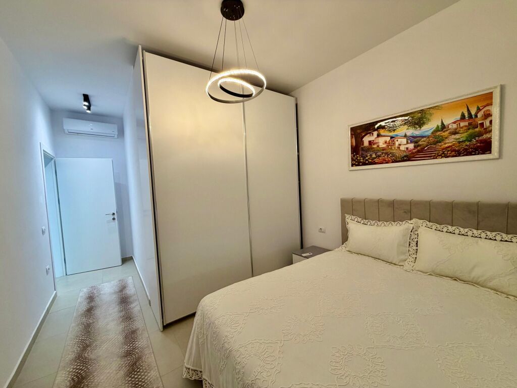 Apartament 2+1 + Parkim për Qira