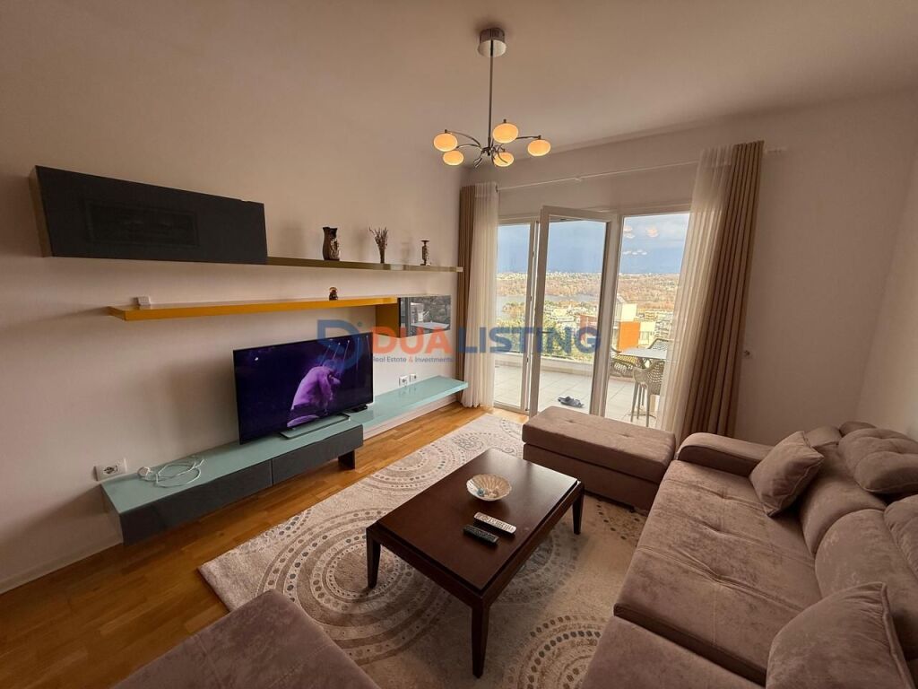 Appartamento moderno 2+1+2 in affitto con posto auto – 📍Giardino Botanico.