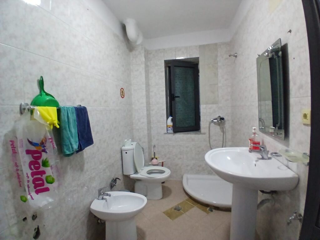 Jepet Me Qera Apartament 1+1+1 Ballkon