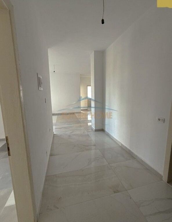 Shitet, Apartament 2+1+2, Casa Italia, Tirane.