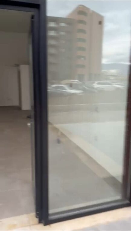 Locale commerciale in affitto Via Fejzi Hizmo!