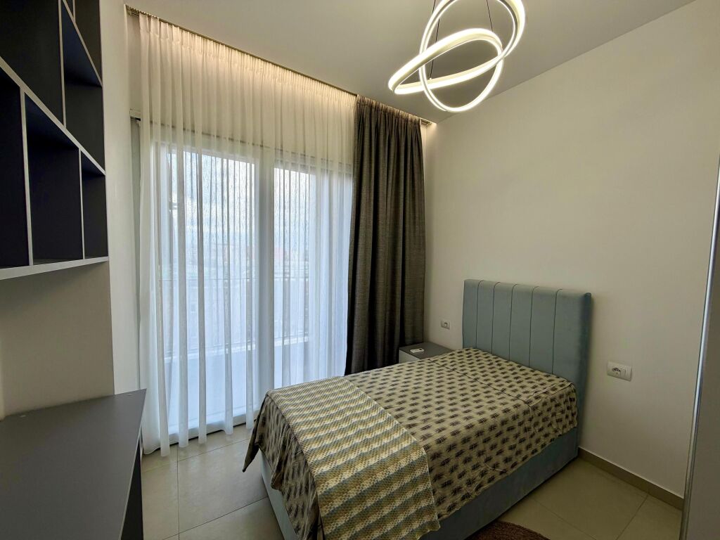 Apartament 2+1 + Parkim për Qira