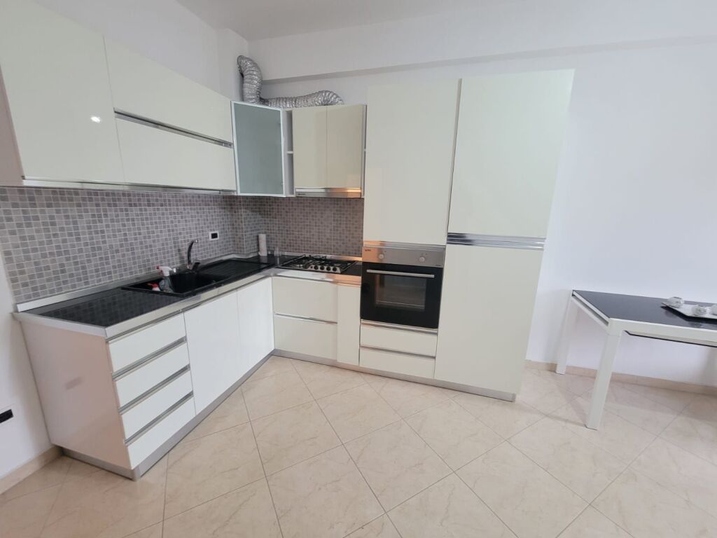 Apartament 2+1+2 per shitje Durres Plazhi