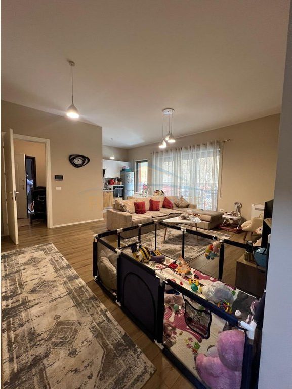 Shitet apartament 2+1 Kompleksi Delijorgji