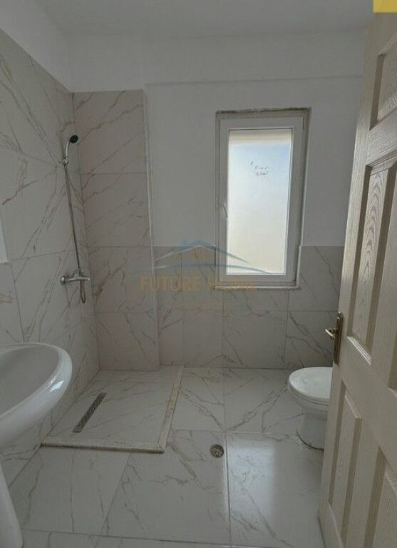 Shitet, Apartament 2+1+2, Casa Italia, Tirane.