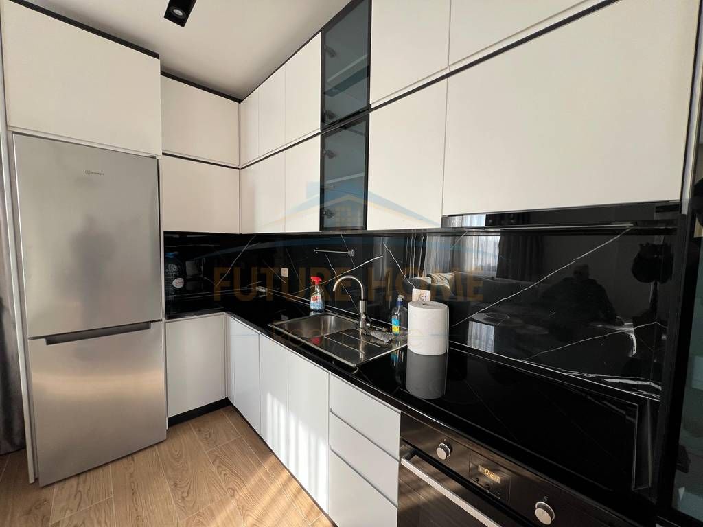 Qera, Apartament 1+1+Post Parkimi, Rruga e Barrikadave