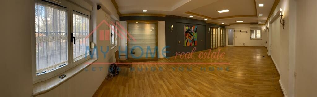 Locale Commerciale in Affitto Centro Tirana