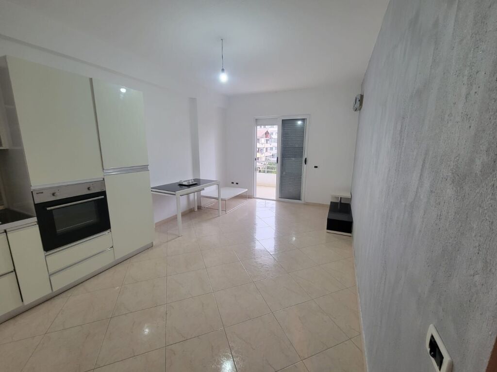 Apartament 2+1+2 per shitje Durres Plazhi