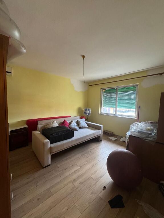 Shitet apartament 2+1 ,Ish parku autobuzave