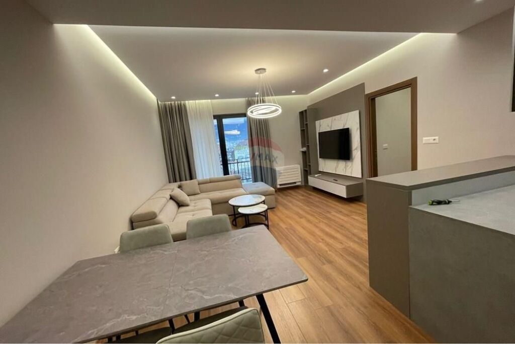 Apartament per qera 2+1 tek Farmacia 10 , Kompleksi Arlis