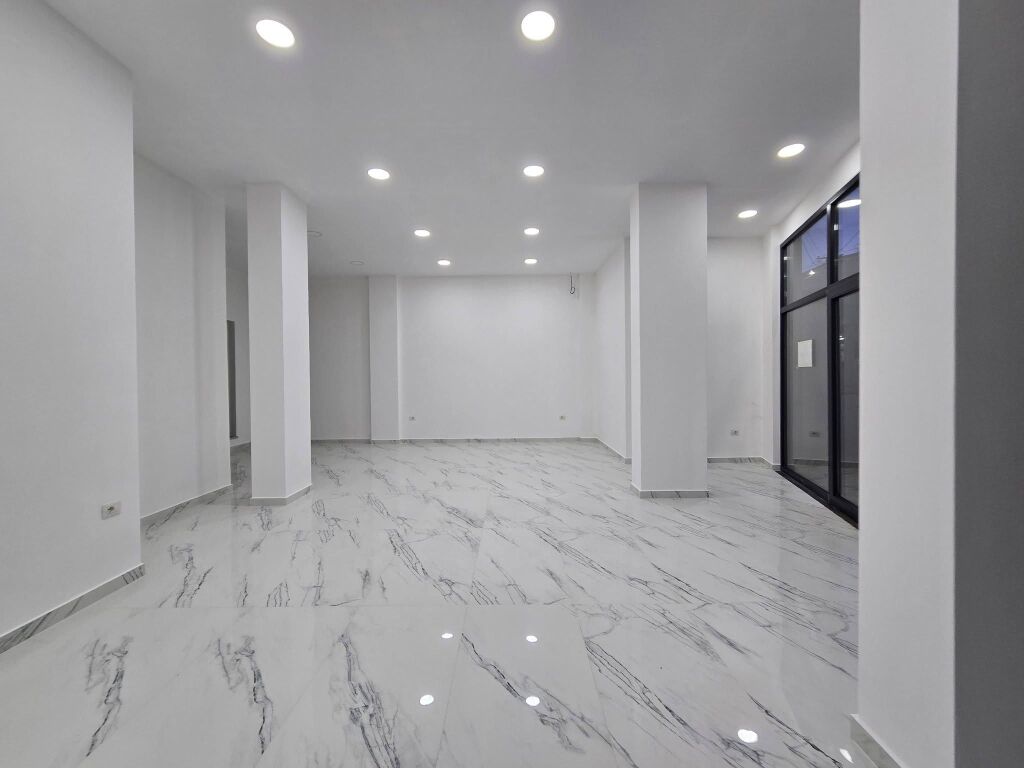 Jepet me Qira Ambjent Biznesi Ne Nje zone te Preferuar