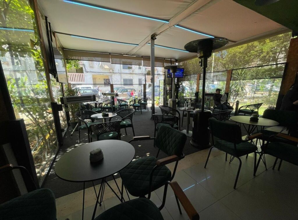 Locale commerciale in buone condizioni-Bar in Myslym Shyr