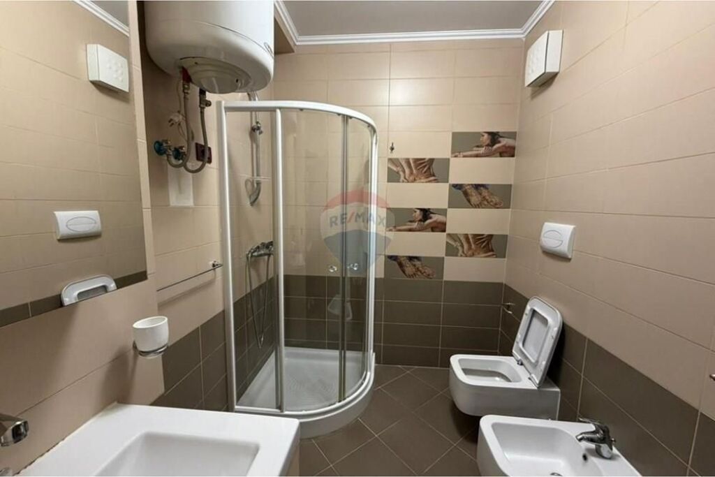 SHITET APARTAMENT 2+1+2 TE RRUGA E KOSOVAREVE