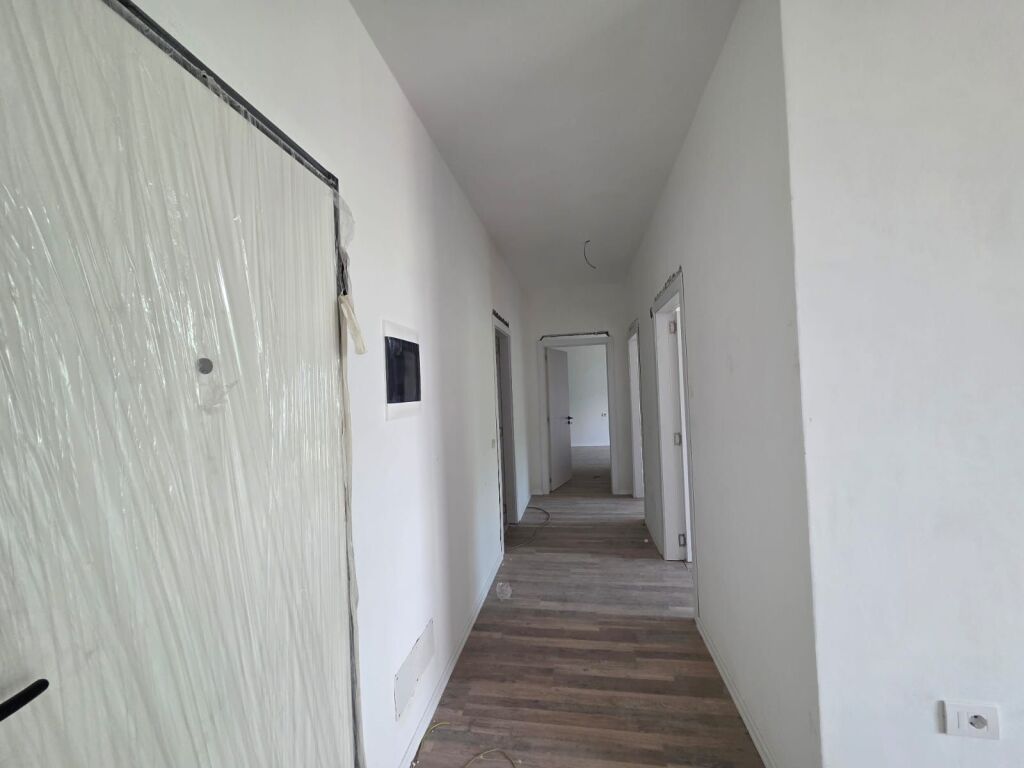 📍5 Maji Shitet Apartament 3+1+2
