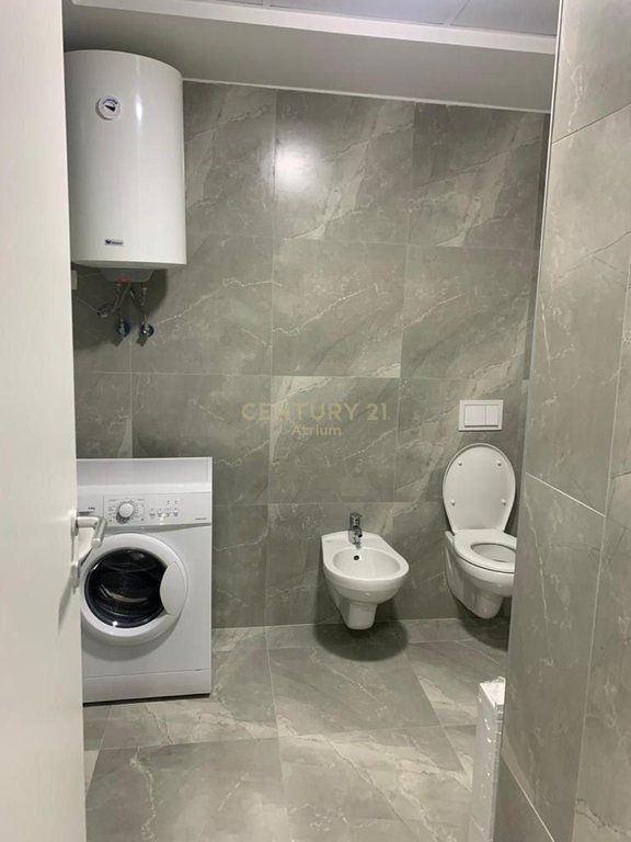 AFFITTASI APPARTAMENTO 2+1 + POSTO AUTO PRESSO FIORI DI BOSCO !!