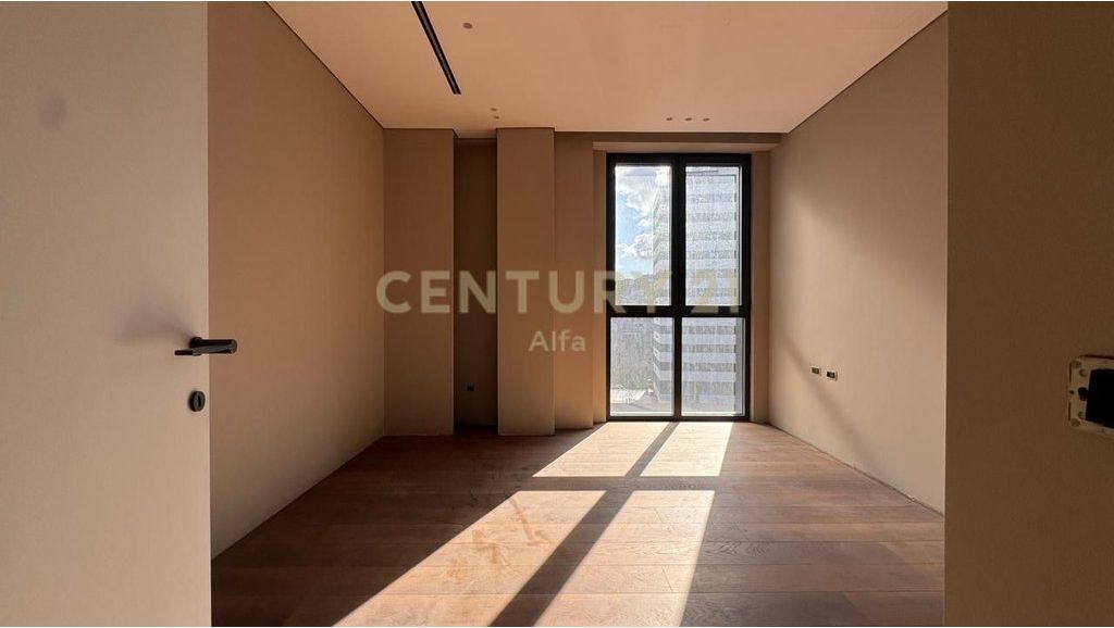 Jepet me qira ambient per zyra prane Ish Parkut! 1,500 € /Muaj