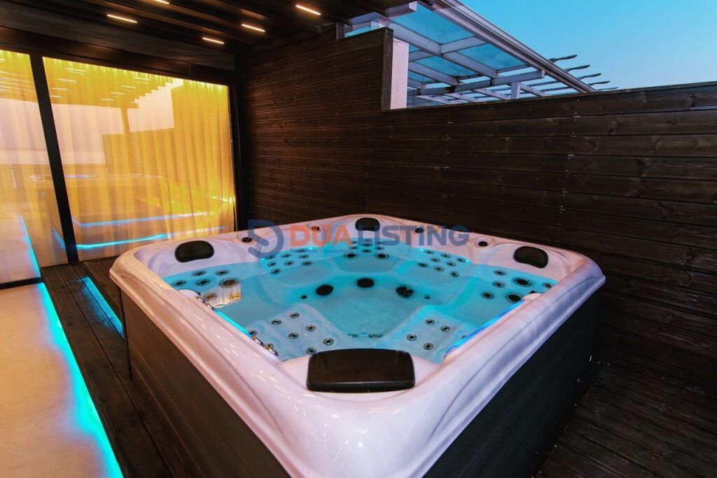 Vendiamo Penthouse Iconico con Veranda Panoramica, Vlore Vita di Lusso sopra il Nostro Mare, Vlore