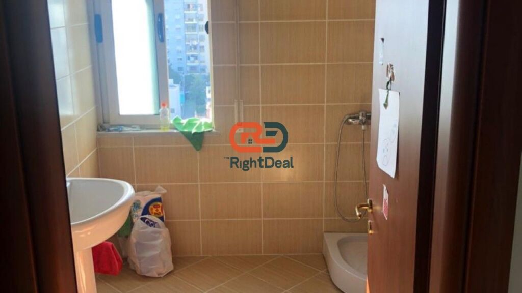 In Via Jordan Misja, Appartamento 2+1 in Affitto per Ufficio, Con Posizione Perfetta !!!