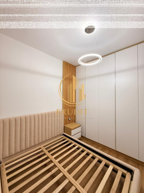 Appartamento in affitto nella zona Komuna e Parisit.