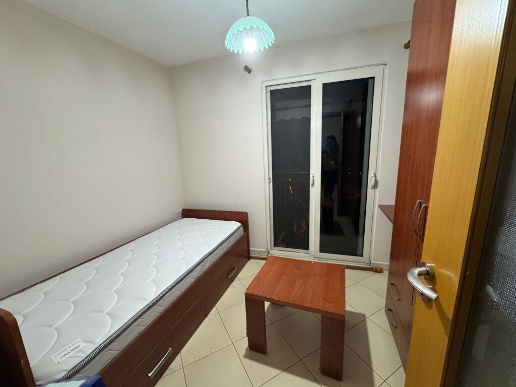 2+1 apartment for rent on Durres Street!