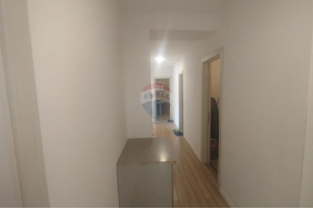 Apartament 3+1+2 ne shitje tek 5 Maji
