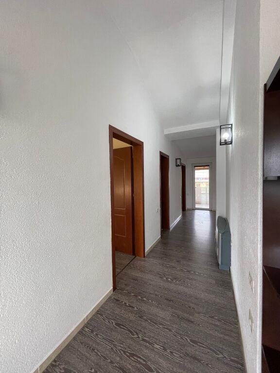 Penthouse in affitto con vista sul lago di Tirana al lago asciutto