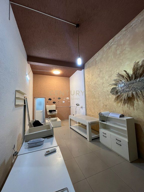 Jepet Ambient Biznesi Per Qira, Bulevardi Kryesor!