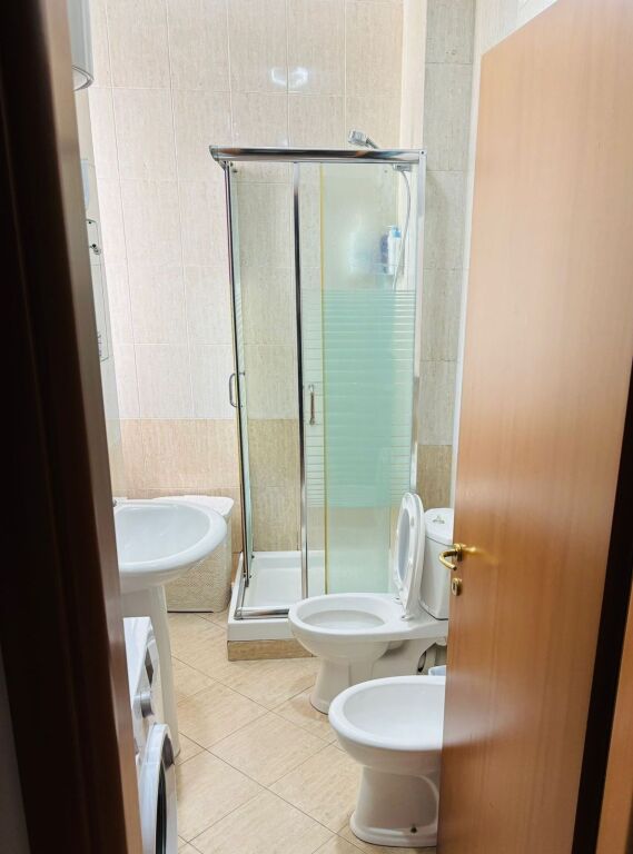 Apartament 2+1 me Qira – Qendër Tiranë (përballë The Plaza Hotel) ✨