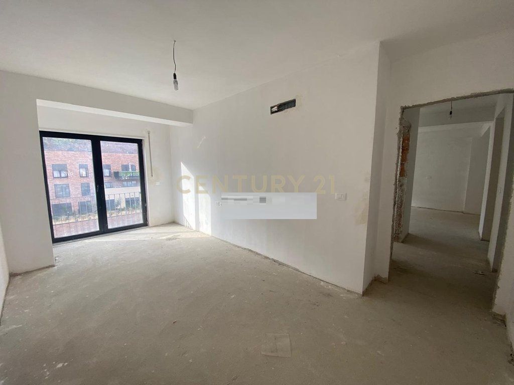 KODRA E DIELLIT 2, SHESIM APARTAMENT 3+1+2 ME VERANDE