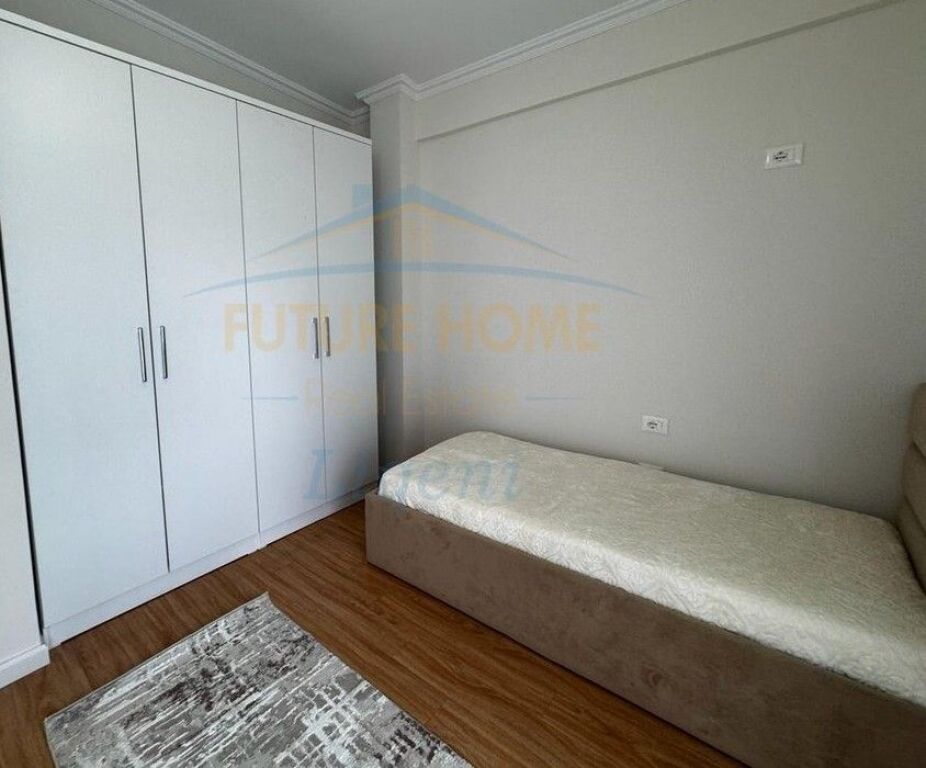 Shitet, Apartament 2+1+2, Liqeni i Thatë, Tiranë.