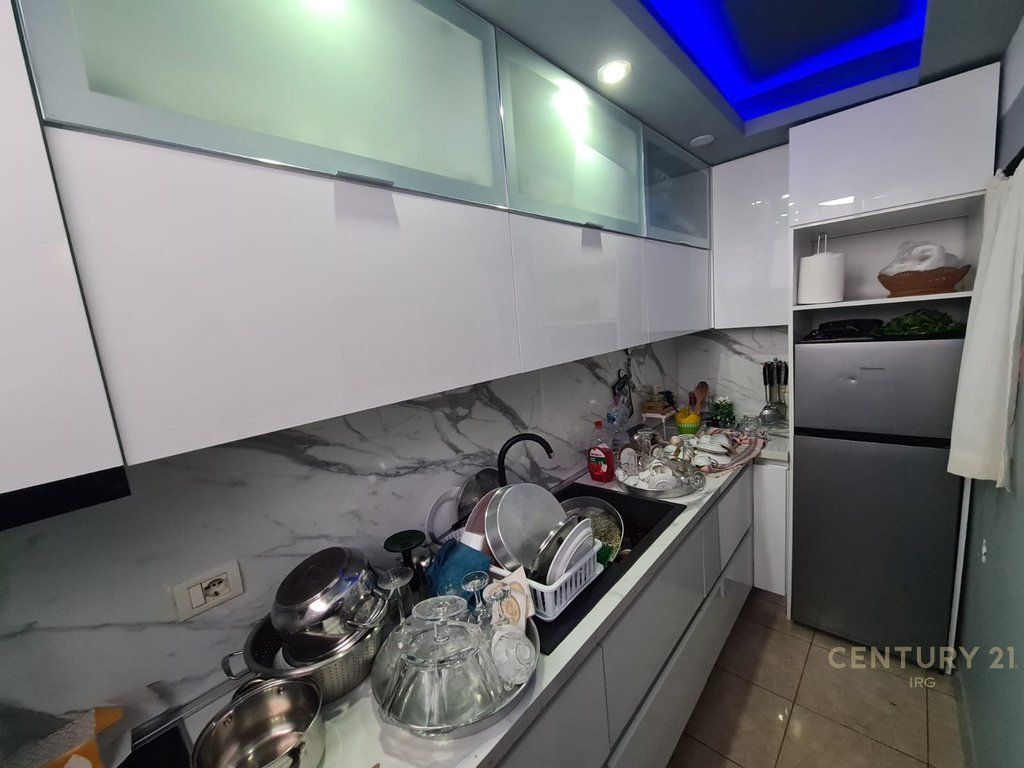 Apartament 2+1 per shitje tek 21-Dhjetori